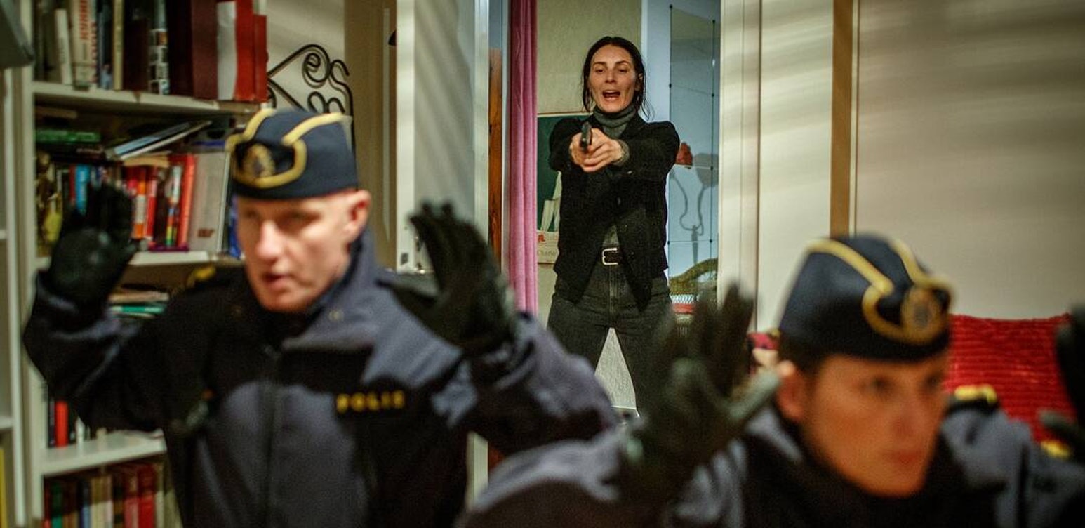Snart försvinner mästerlig svensk thrillerserie från Netflix – enormt hyllad