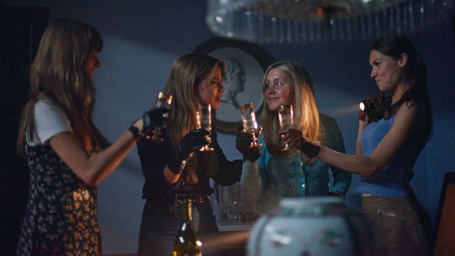 Netflix populära svenska serie snart tillbaka med ny säsong: ”Fräck”