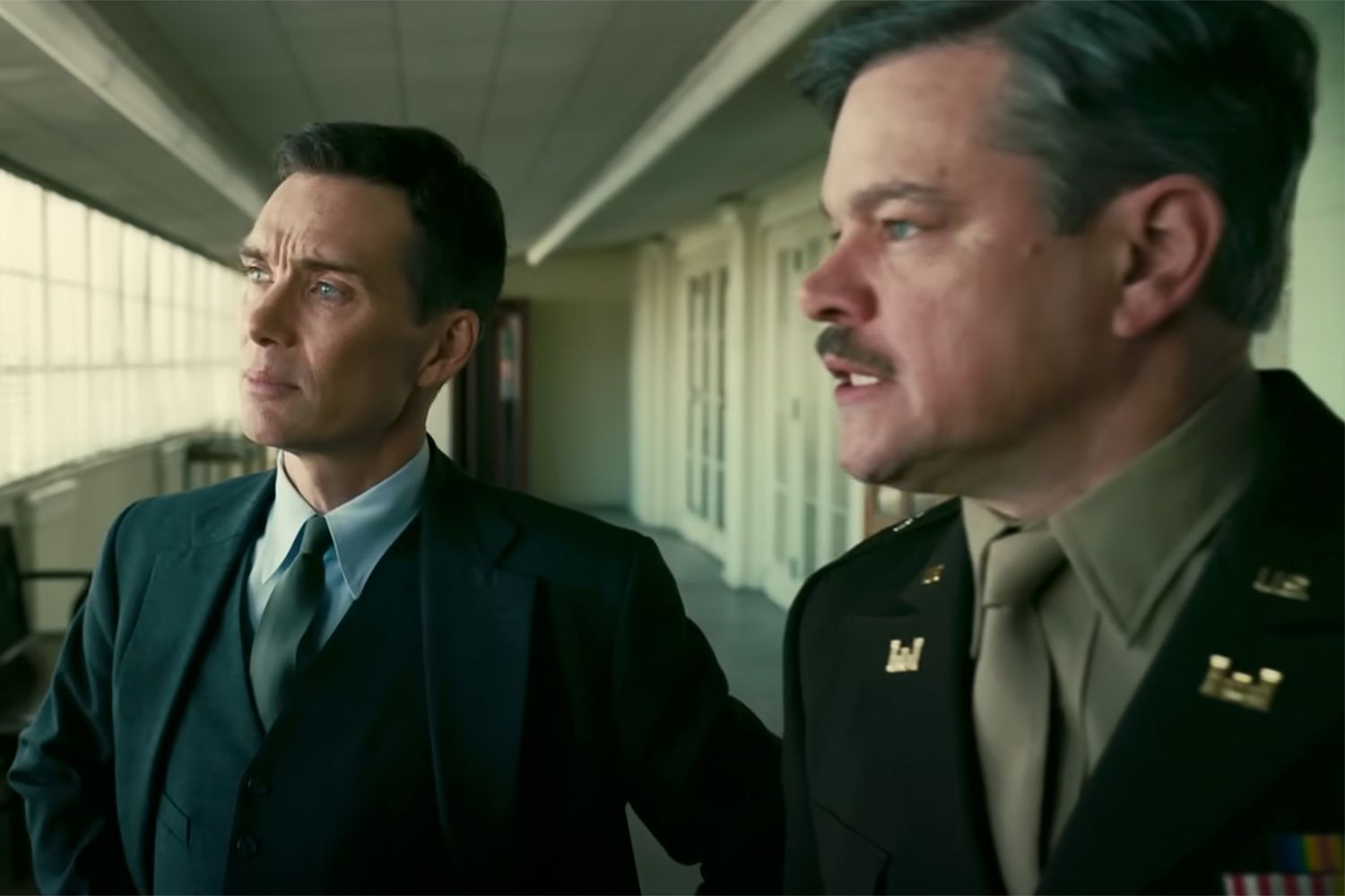 Cillian Murphy och Matt Damon i Oppenheimer. Foto: Universal Pictures.