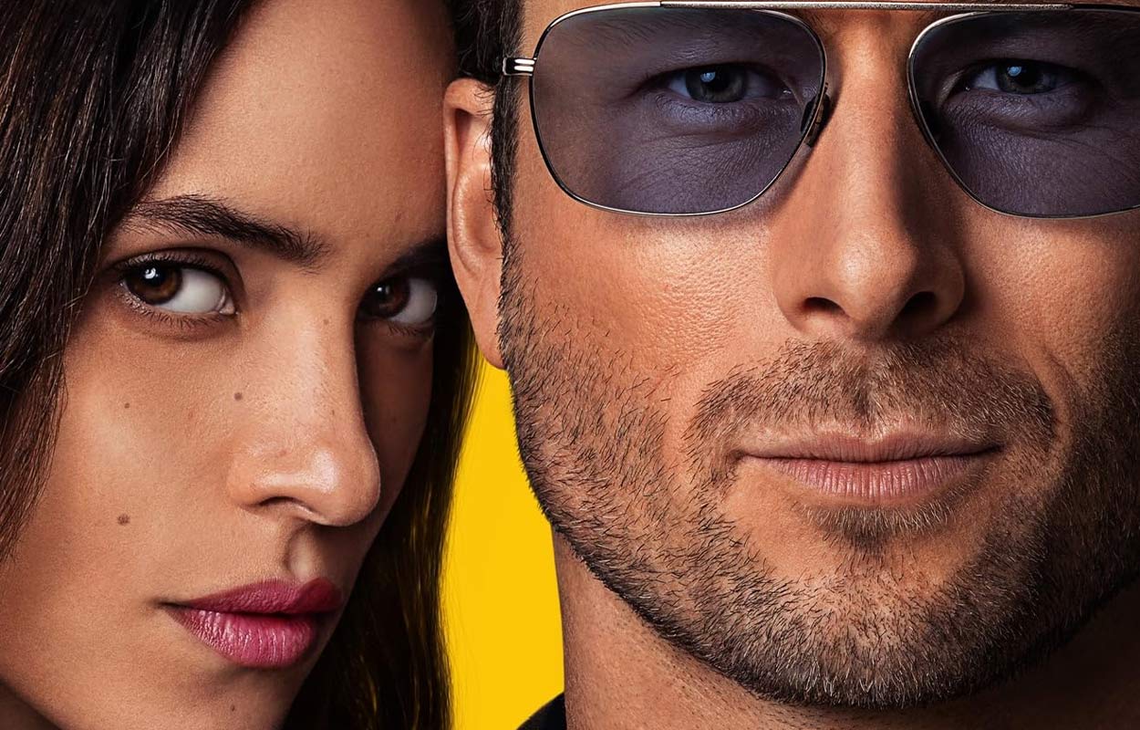 Recension: Hit Man (2024) &ndash; skjuter mitt i prick