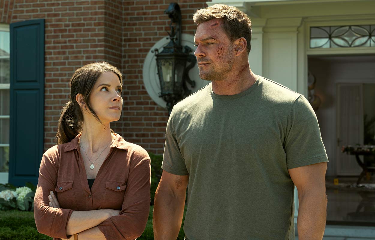 Sonya Cassidy och Alan Ritchson i tredje säsongen av Reacher. Foto: Prime Video.