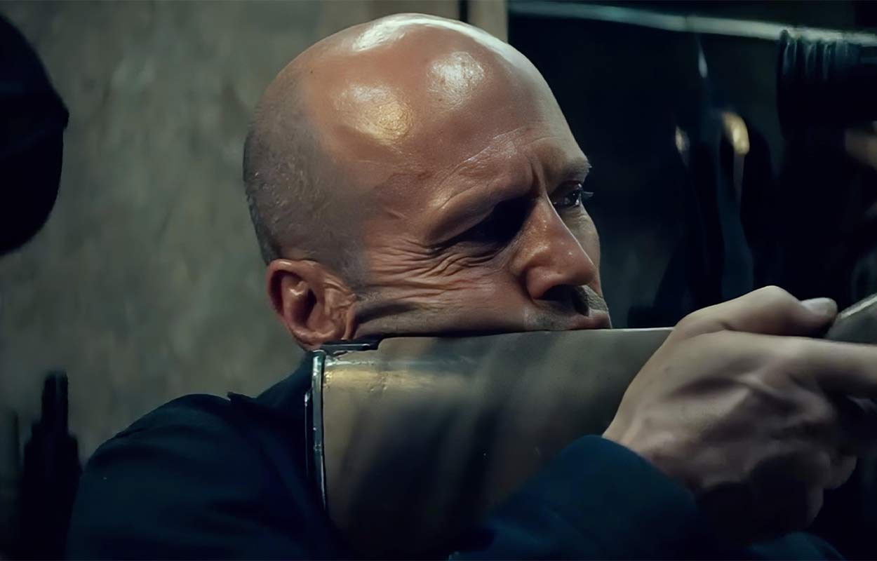 Tung thriller har premiär i veckan – actionlegendaren ligger bakom filmen