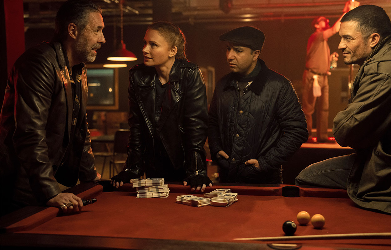 Orlando Bloom är bättre än någonsin i nya kriminalfilmen ”Deep Cover”