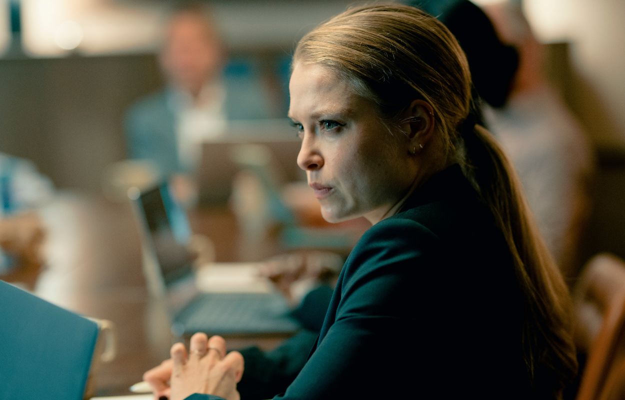 Lisa Linnertorp och Jens Lapidus om "Hundarna": "Advokater balanserar p&aring; knivseggen"