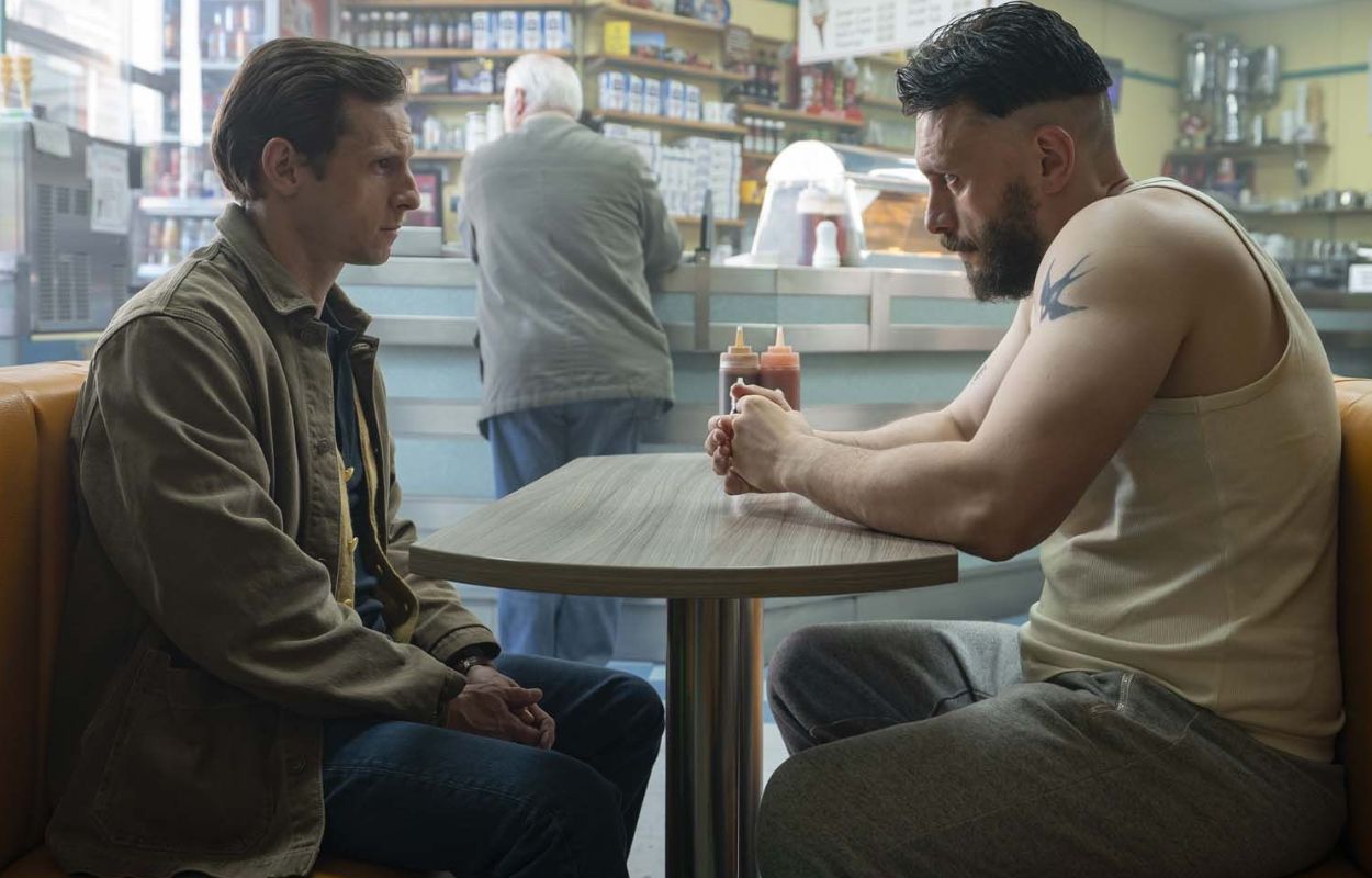 Jamie Bell och Richard Gadd i &rdquo;Half Man&rdquo;.