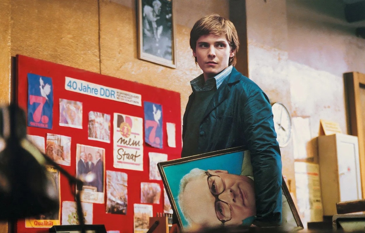 Good Bye, Lenin! (2003)
