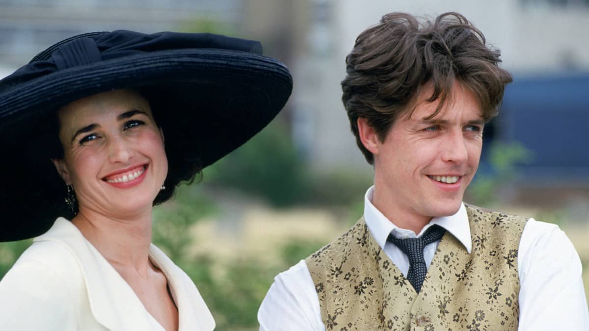 Andie MacDowell och Hugh Grant i Fyra bröllop och en begraving.