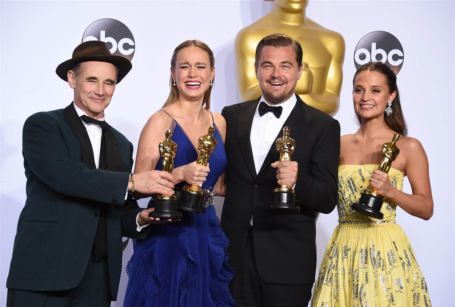 Vinnarna inom skådespelar-grenen 2016. Mark Rylance, Brie Larson, Leonardo DiCaprio och Alicia Vikander.