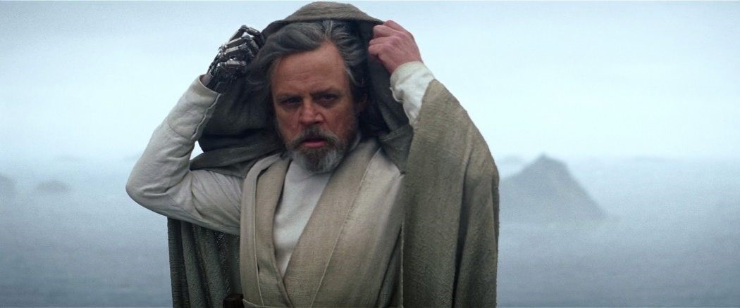 Rey påbörjar sin jedi-träning med Luke och rebellerna förbereder sig för strid mot The First Order.