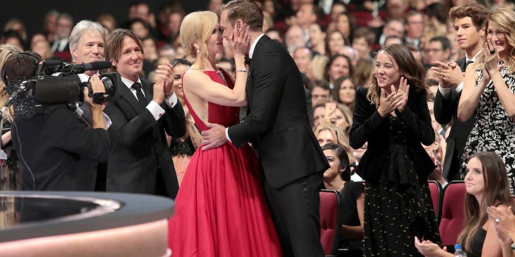 Nicole Kidman och Alexander Skarsgård på Emmygalan 2017