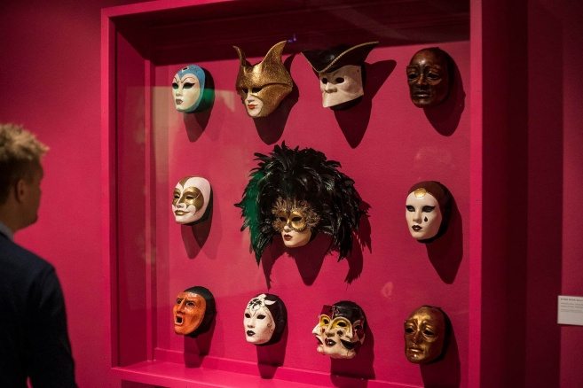 Flera av maskerna som användes i filmen "Eyes Wide Shut".