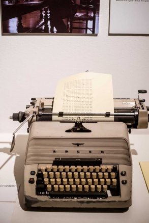 En skrivmaskin från filmen "The Shining".