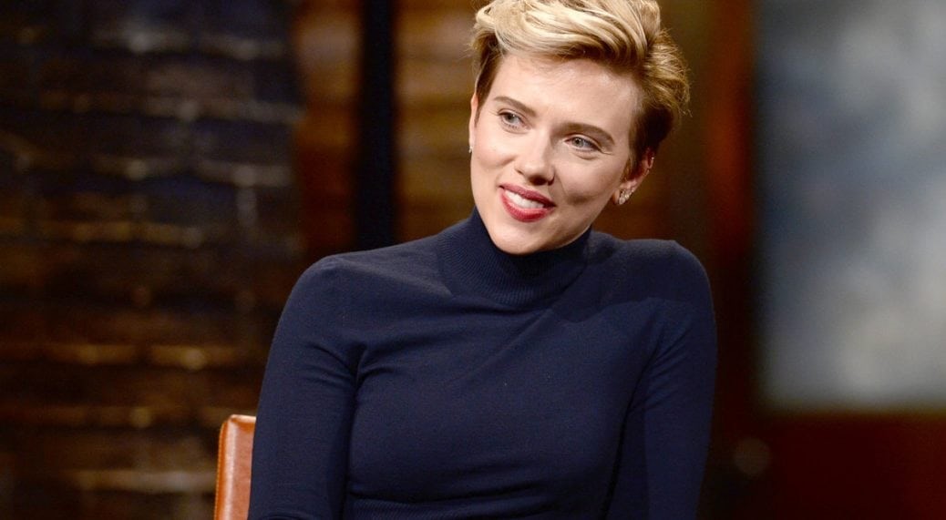 På bilden ser vi Scarlett Johansson