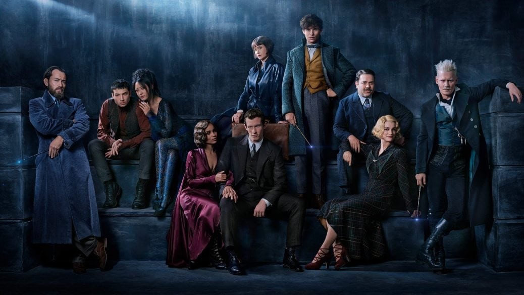 På bilden ser du alla skådespelare i nya Fantastic Beasts