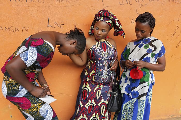Tre av de modiga kvinnorna i Madeleine Gavins Netflix-film "City of Joy".