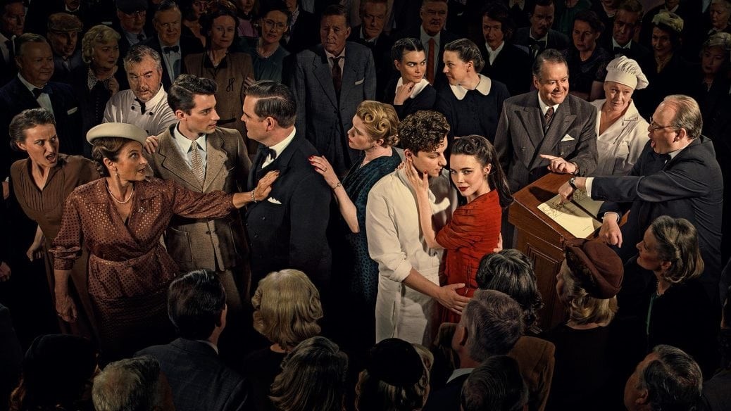 Familjen Löwander och personalen från Djurdgårdskällaren i Vår tid är nu.