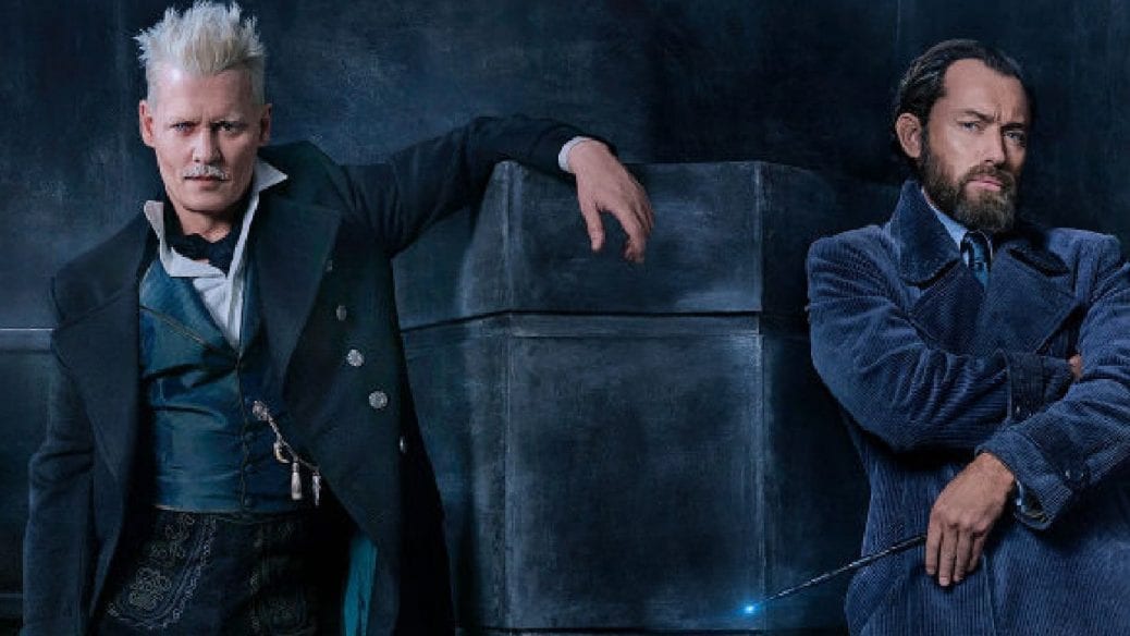 Johnny Depp som Grindewald och Jude Law som en ung Albus Dumbledore.
