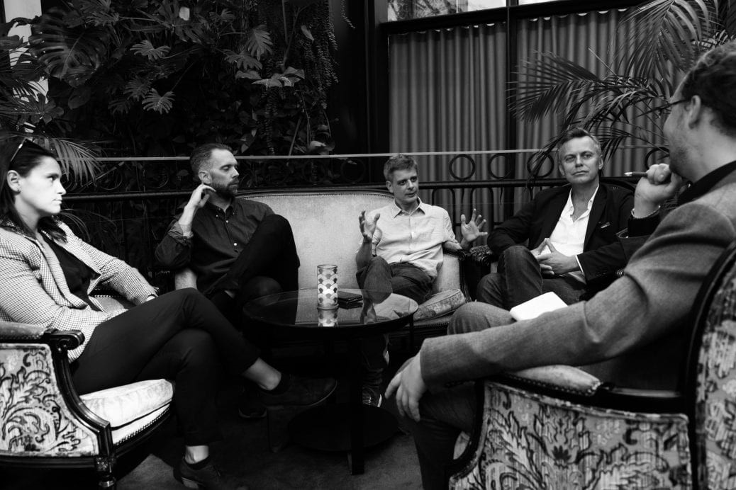 Eric Diedrichs intervjuar 438 Dagar-gänget. Fr.v. Sandra Harms (producent), Jesper Ganslandt (regissör), Peter Birro (manusförfattare), Karl Fredrik Ulfung (producent).