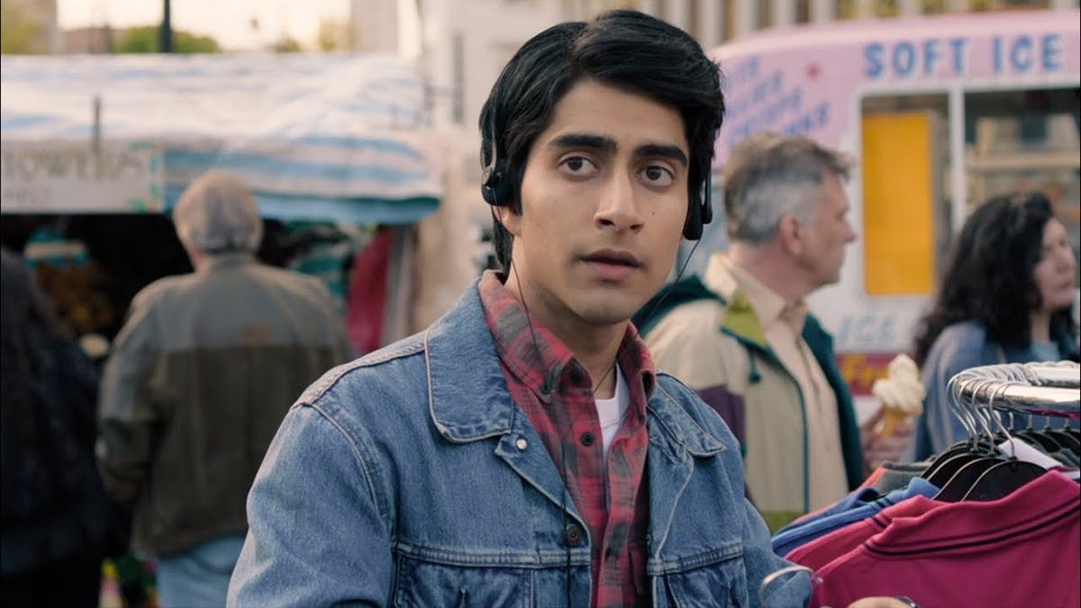 Stillbild ur "Blinded by the Light".