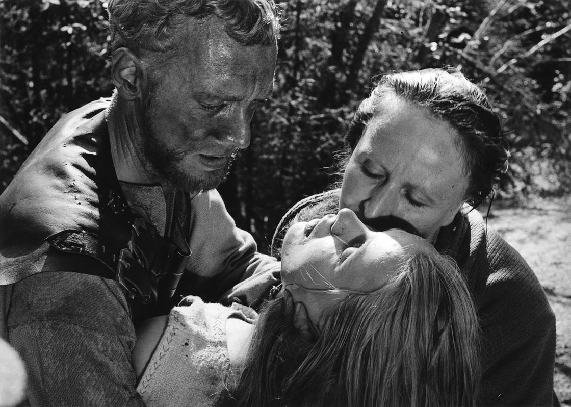 Stillbild ur "Jungfrukällan".