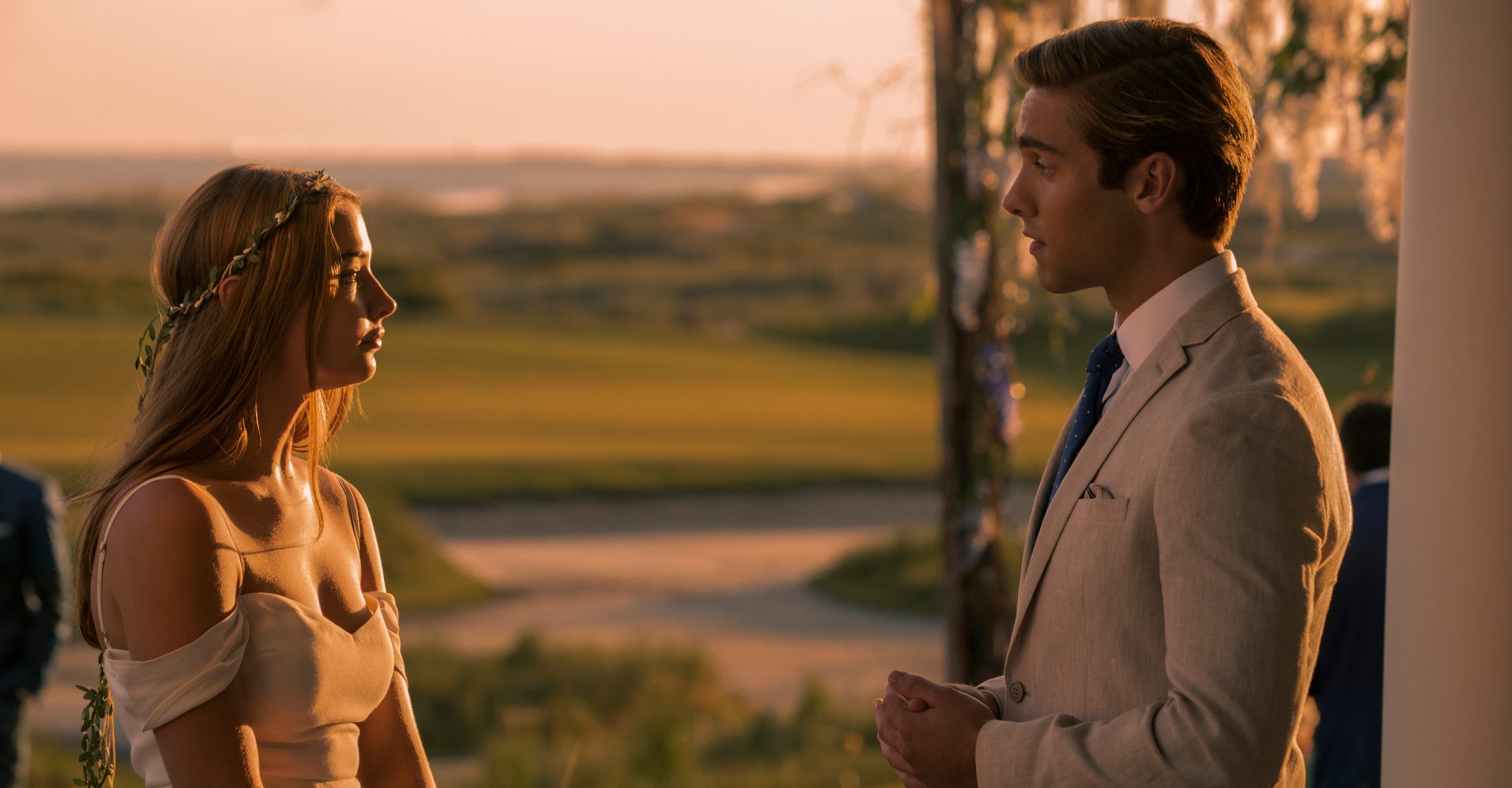 Stillbild ur Outer Banks på Netflix.