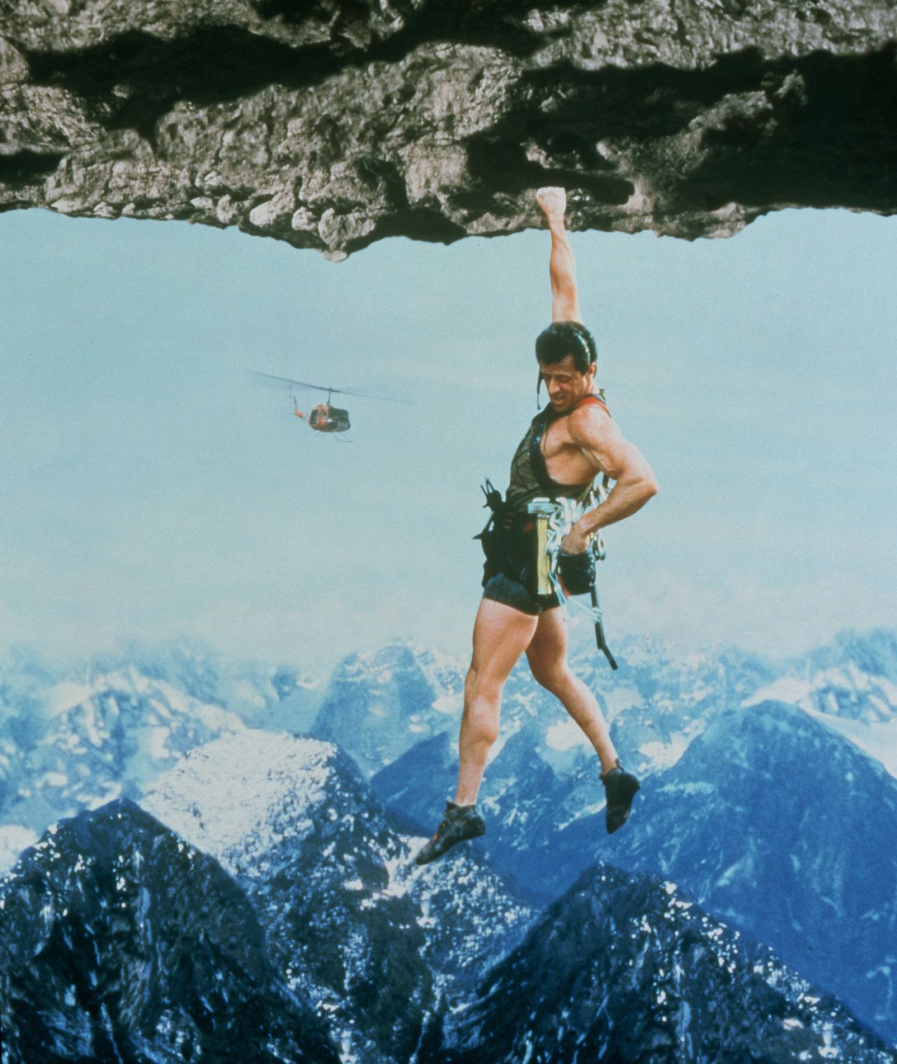 Folk hängde från klippor långt innan Stallone gjorde det i Cliffhanger från 1993. Foto: TriStar Pictures. 