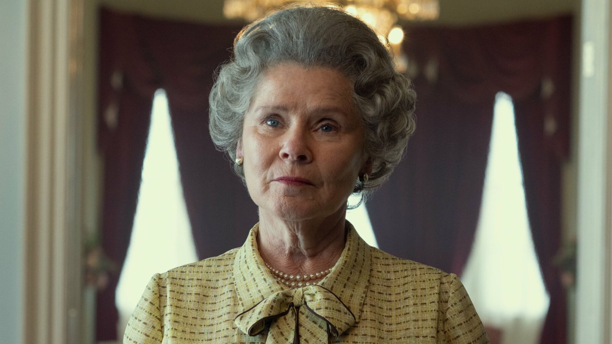 Imelda Staunton som drottning Elizabeth II.