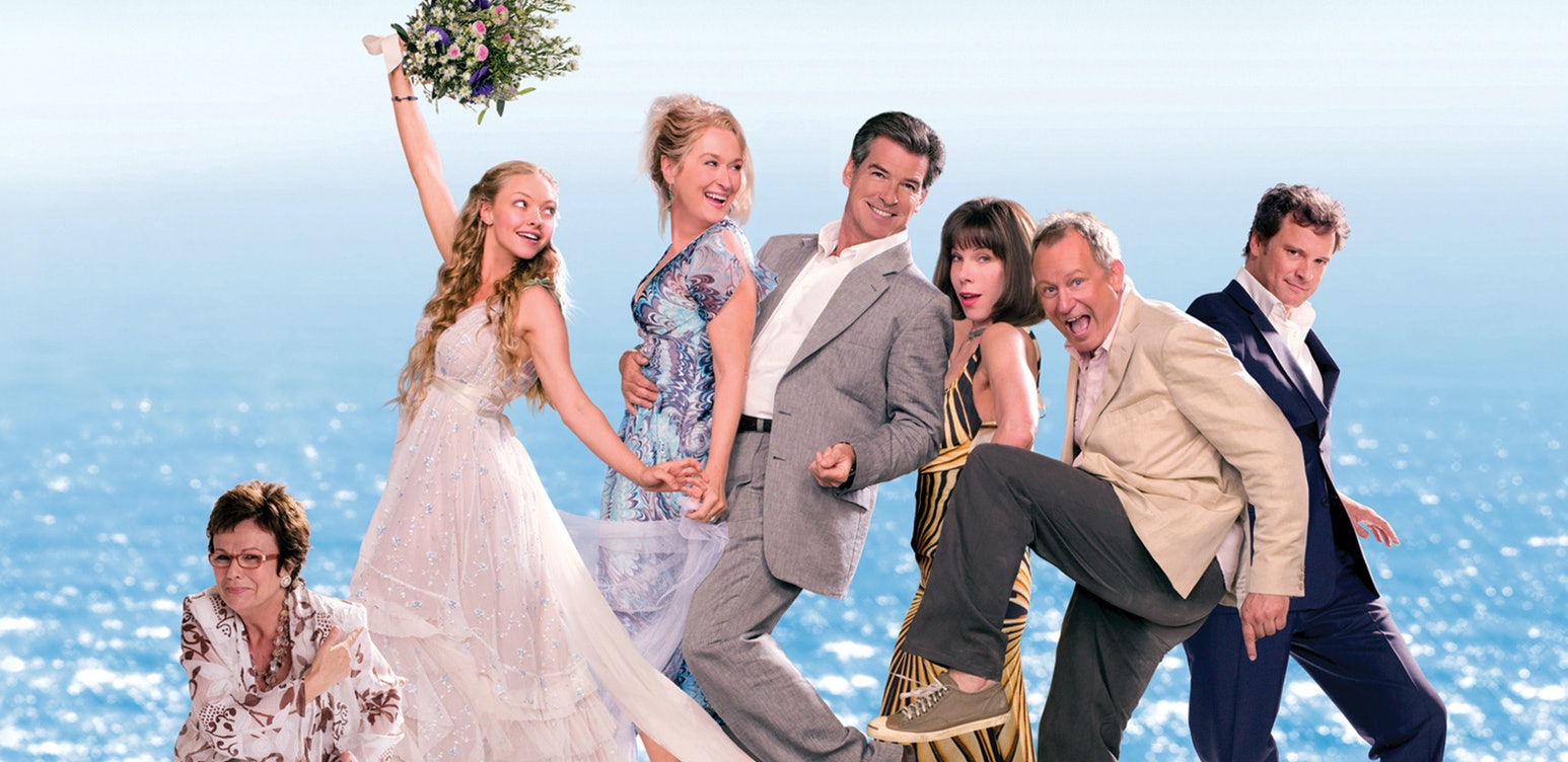 Se stjärnspäckade "Mamma Mia!" med Amanda Seyfried, Meryl Streep, Stellan Skarsgård, Pierce Brosnan och flera.