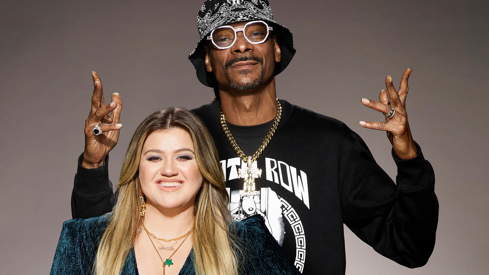 Snoop Dogg och Kelly Clarkson är programledare i American Song Contest. Foto: Chris Haston, Dave Bjerke, NBC