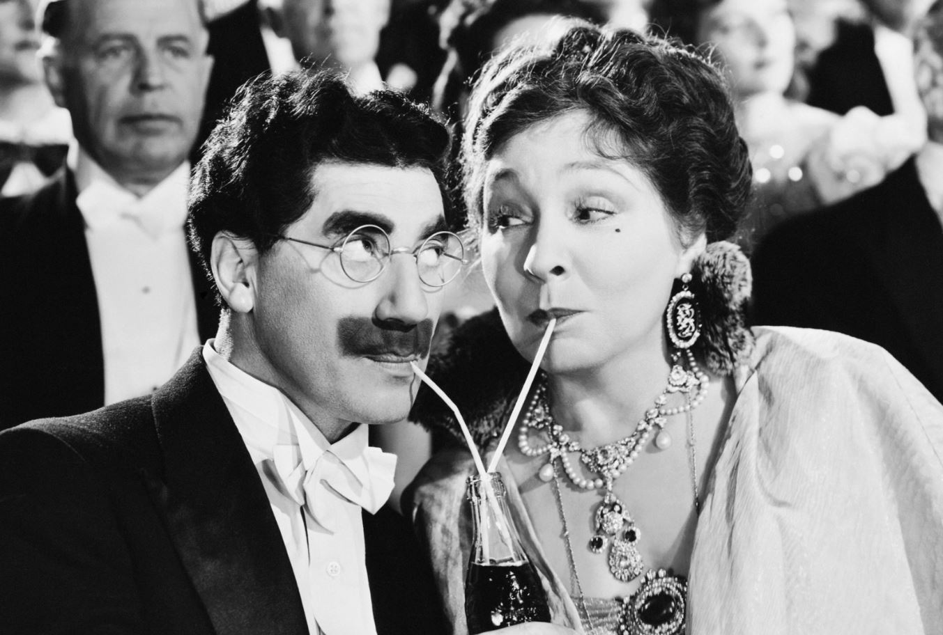 Groucho Marx och Margaret Dumont i At the Circus. Foto: MGM