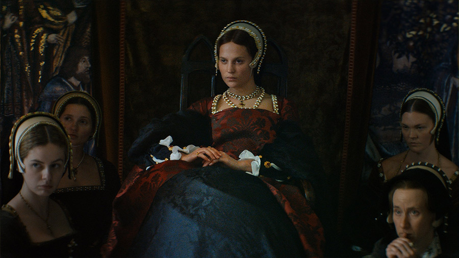 Alicia Vikander hyllas för filmen Firebrand – passionerade dramat med Jude Law