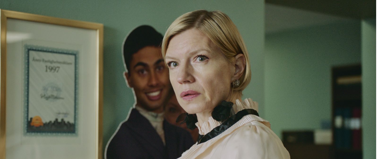 Cecilia Frode i Mäklarna. Foto: HBO Max.