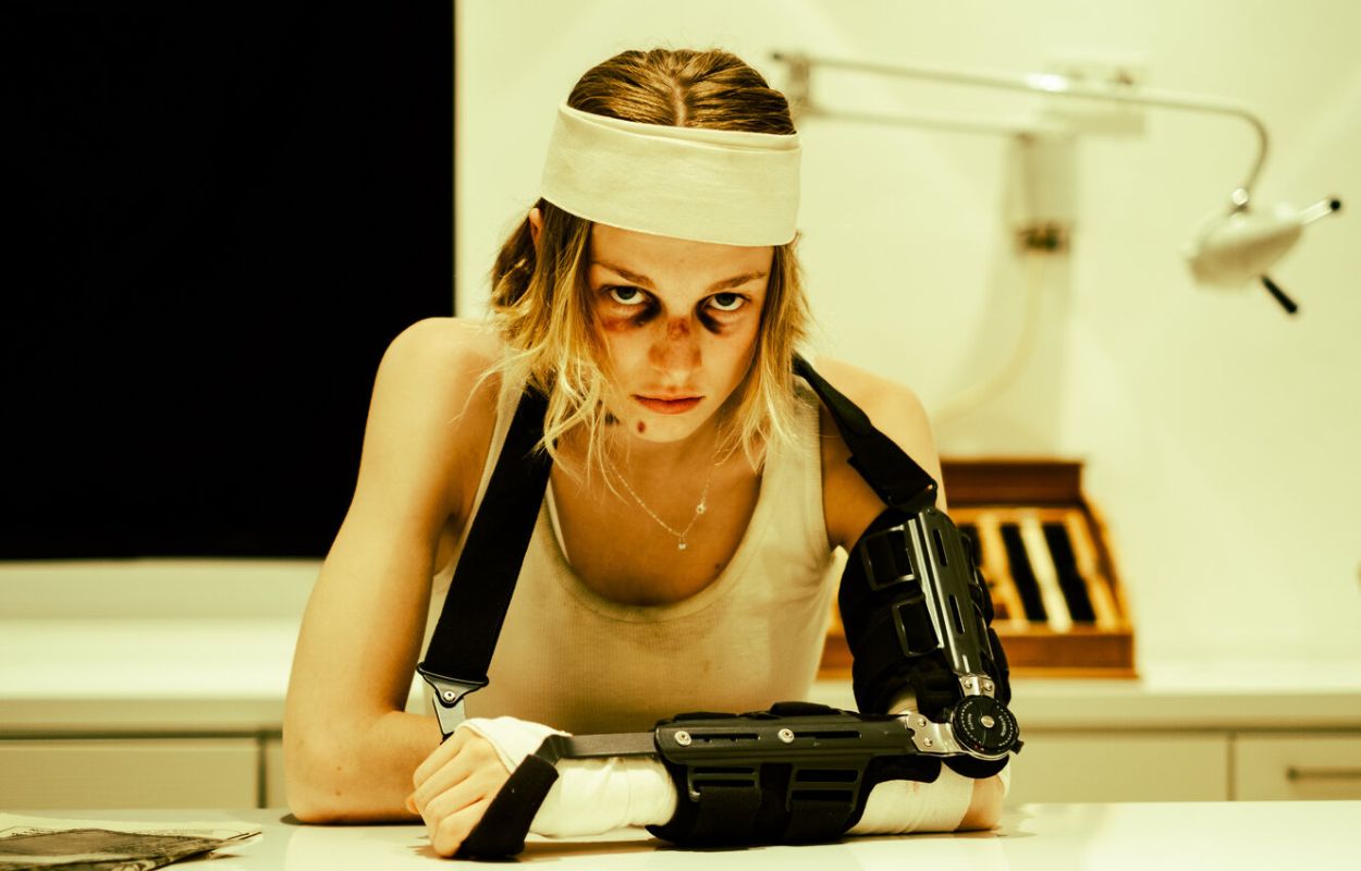 Ny psykologisk thriller på ”lyxig resort” släpps nu för svensk streaming