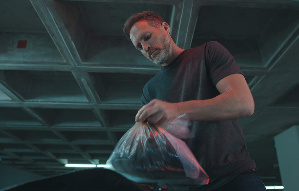 Thrillern ”Mörka synder” finns nu på Netflix – perfekt att sträckkolla