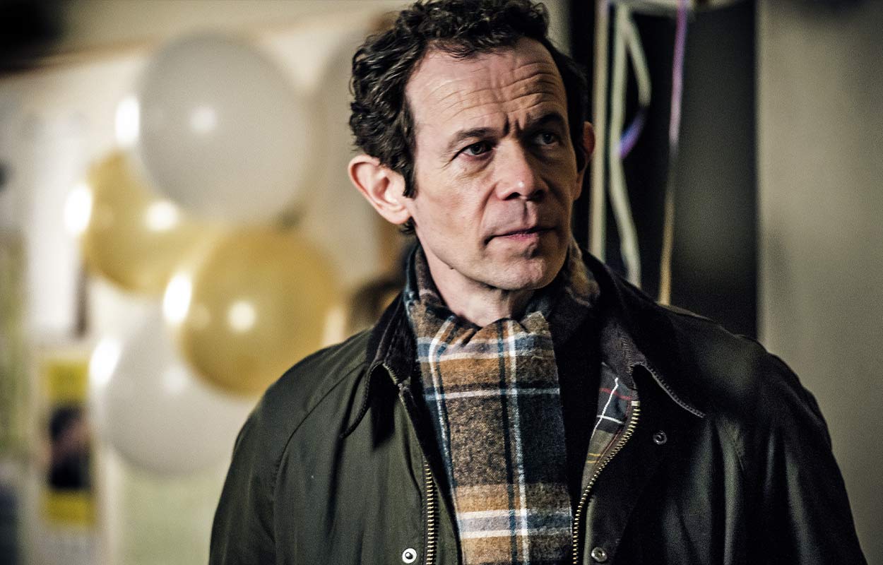Svensk kriminalserie med brittisk stjärna är snart tillbaka på SVT Play