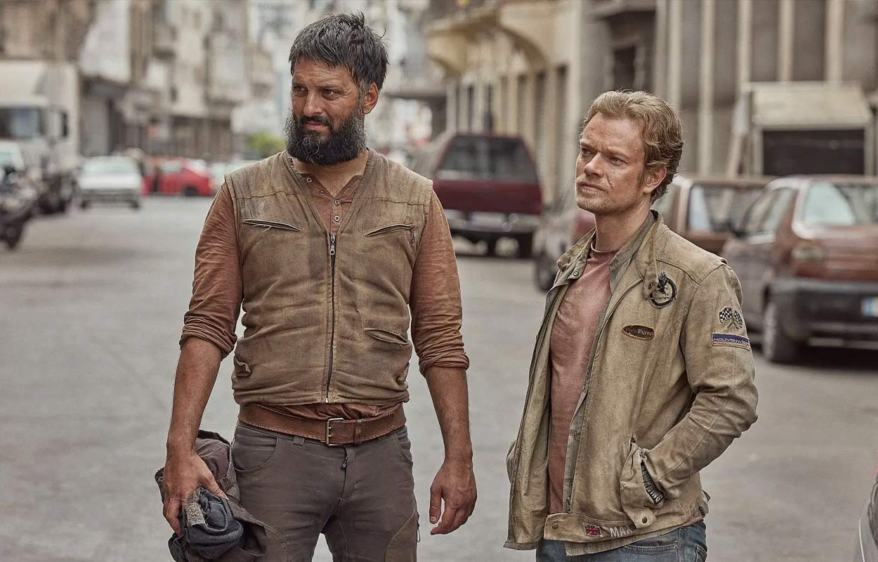 Smugglare ställs inför omöjligt val i ny explosiv brittisk thrillerserie
