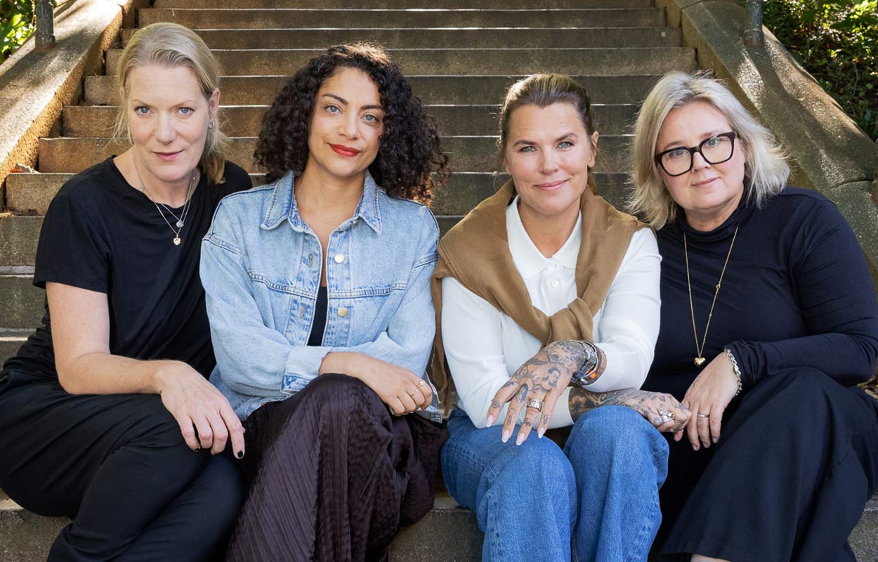 Sofia Adrian Jupither (regi), Siham Shurafa (Elliot), Mia Skäringer (Bella) och Jessica Ericstam (seriens skapare och manusförfattare).