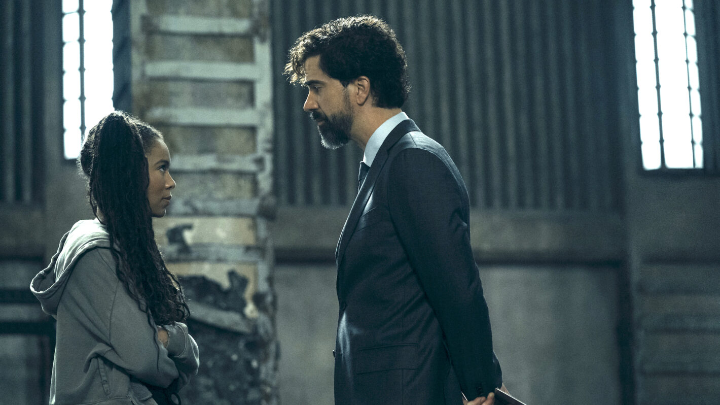 Marie (Jaz Sinclair) och Cipher (Hamish Linklater) i Gen V säsong 2. Foto: Prime Video