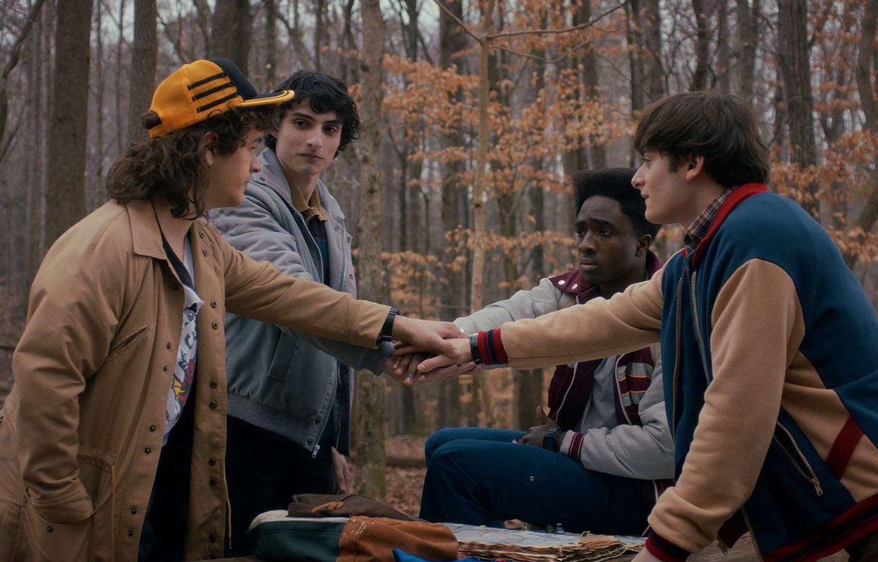 Stranger Things säsong 5 är här – ”oemotståndligt” men fastnar i det som varit
