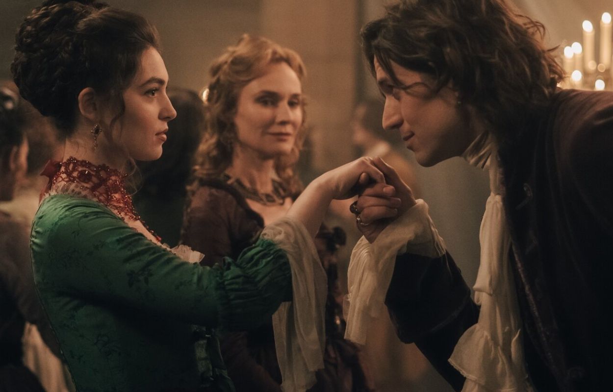 Vågat kostymdrama om maktspel, begär och svek finns nu att streama