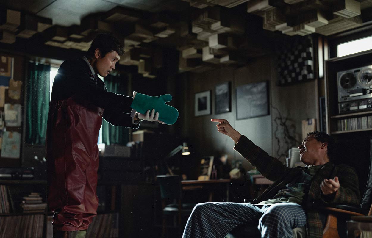 T&Auml;VLING: Vinn biobiljetter till &rdquo;No Other Choice&rdquo; &ndash; en av vinterns b&auml;sta filmer