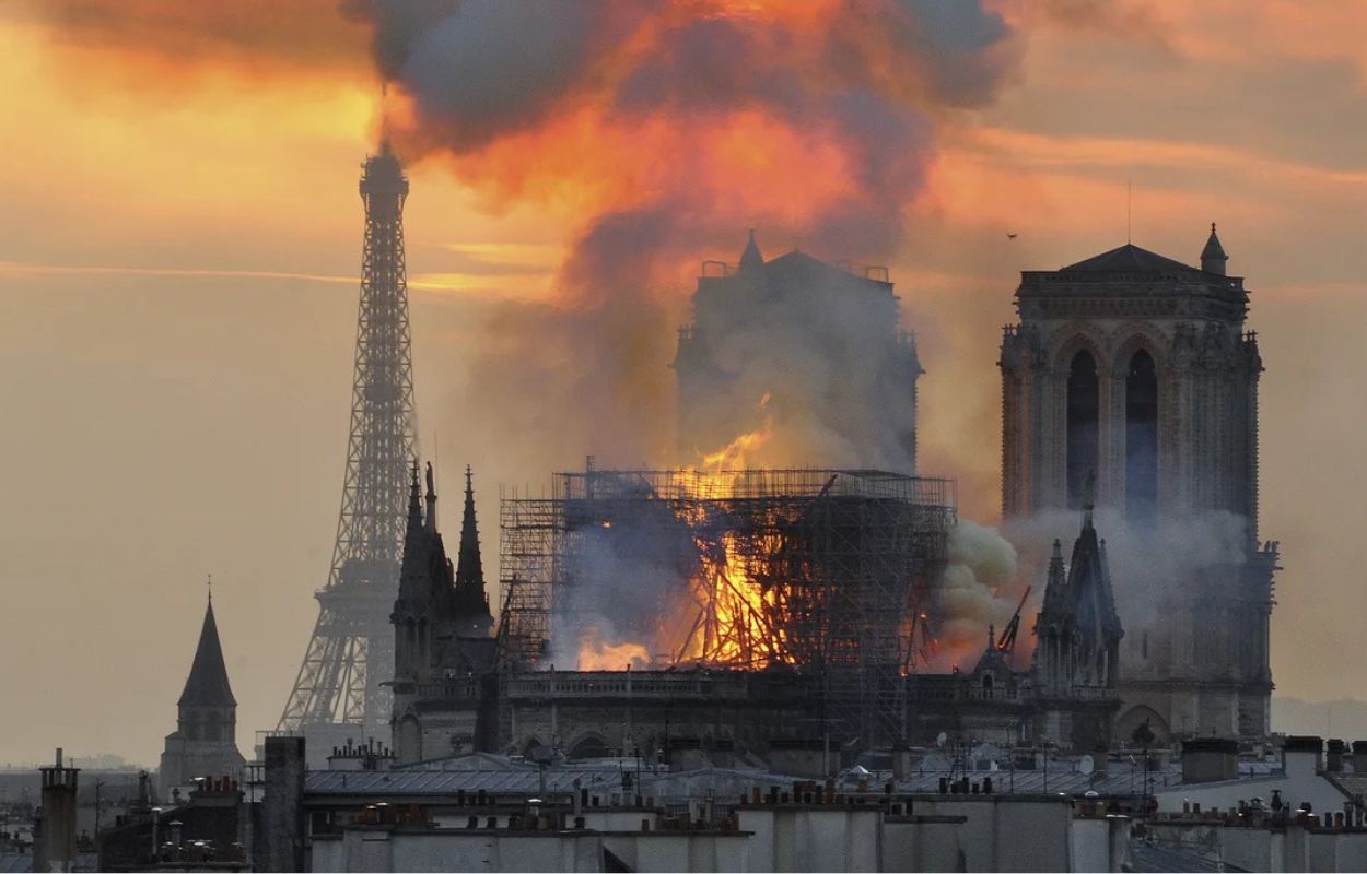 Gripande dramathriller om ett Paris i lågor nu på SVT Play: ”Högoktanig”