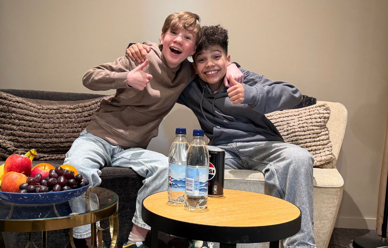 Billie och Louie fick g&ouml;ra l&aring;ngfilm med sina idoler: &rdquo;Vi hade s&aring; kul!&rdquo;