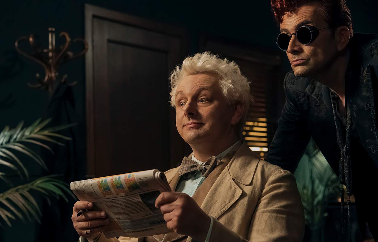 Michael Sheen och David Tennant i "Good Omens&rdquo; s&auml;song 3.