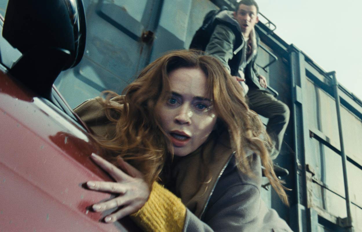 Emily Blunt och Josh O'Connor i &rdquo;Disclosure Day&rdquo;.