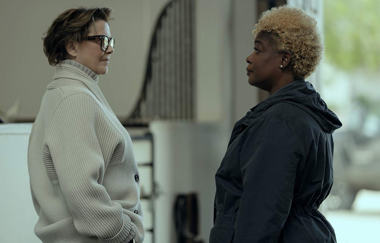 Annette Bening hyllar kollegan Aunjanue Ellis-Taylor.