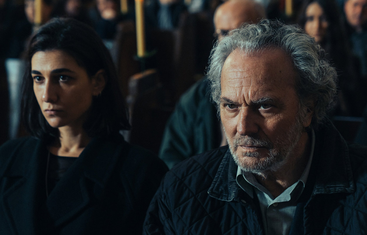 Mystiskt mordfall och paranoia i ny Netflix-thriller som nu g&aring;r att&nbsp;streama