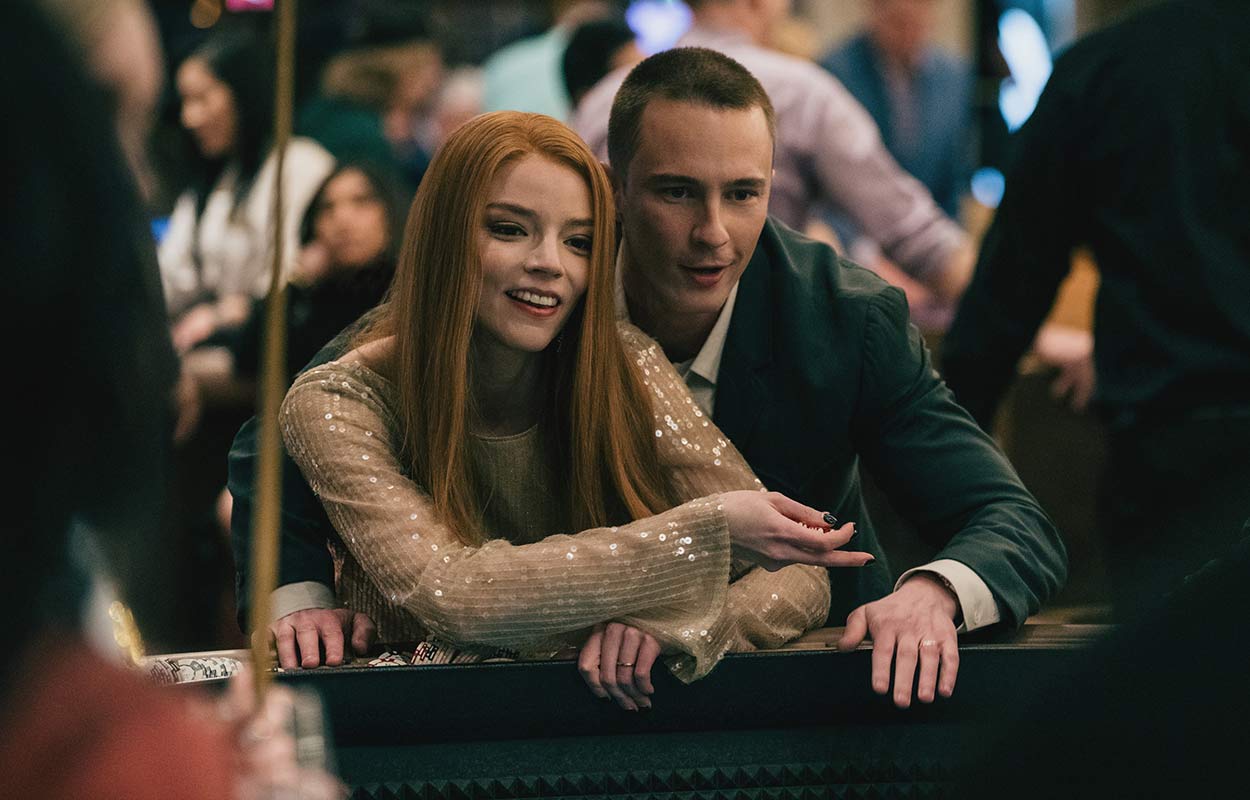 Anya Taylor-Joy och Drew Starkey i &rdquo;Lucky&rdquo;.