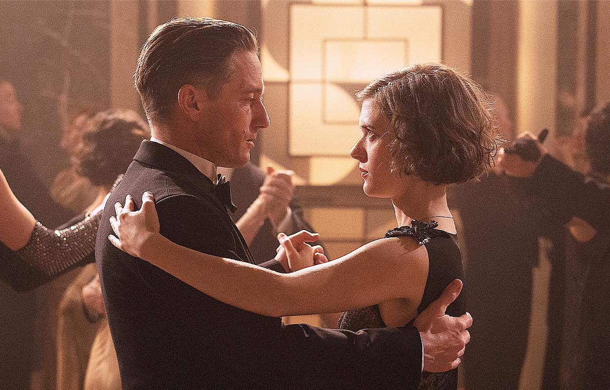 Volker Bruch och Liv Lisa Fries i &rdquo;Babylon Berlin&rdquo; s&auml;song 4.