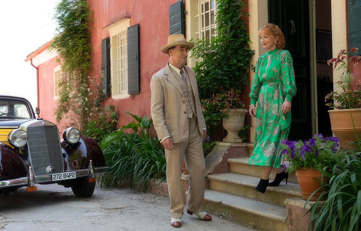 Tim McMullan och Lesley Manville i &rdquo;D&ouml;dligt kapitel&rdquo; s&auml;song 3.